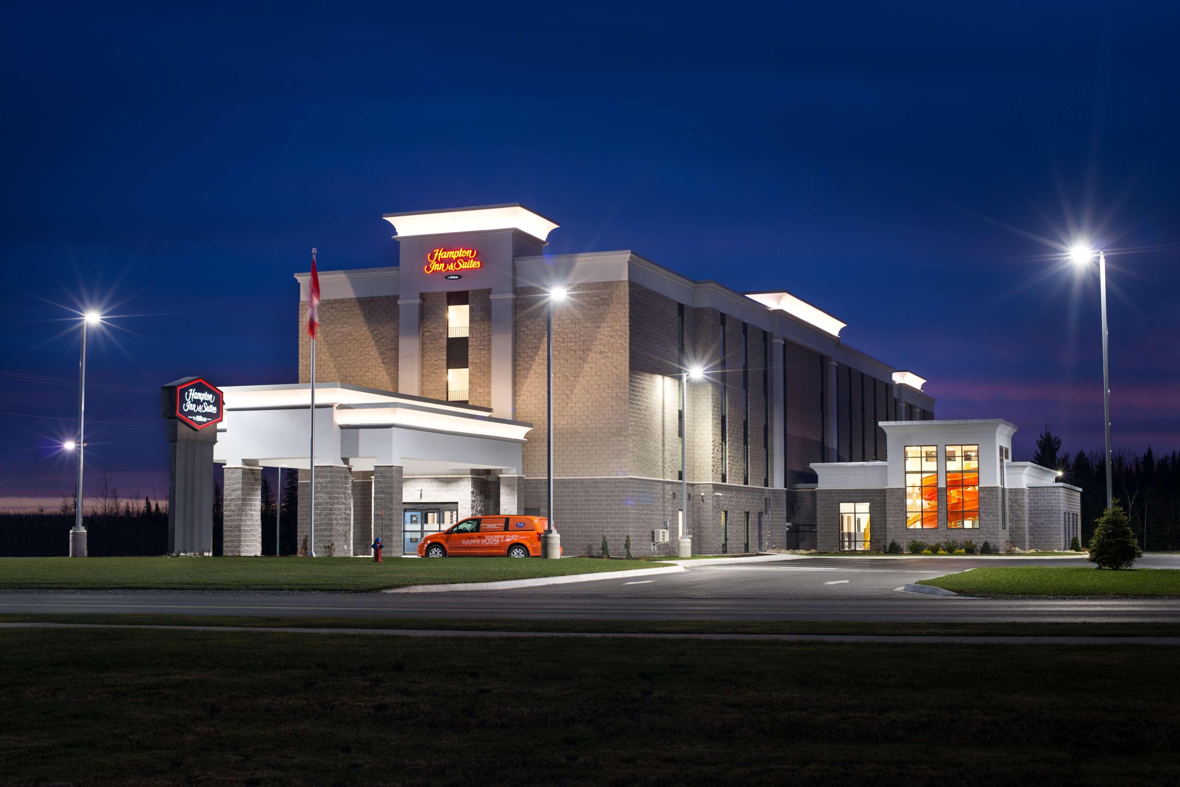 Chateau Fredericton, Trademark Collection By Wyndham Экстерьер фото